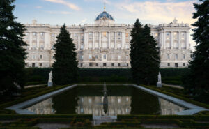 Los sitios más bonitos donde ver el atardecer en Madrid - palacio real